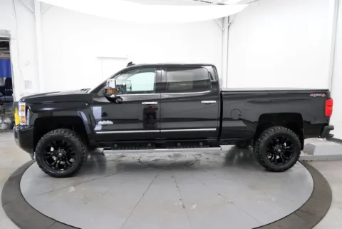 More photos of 2016 Chevrolet Silverado 2500 HD High Country at Chillicothe Truck, OH