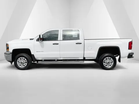 More photos of 2018 Chevrolet Silverado 3500 HD Work Truck at Chillicothe Truck, OH