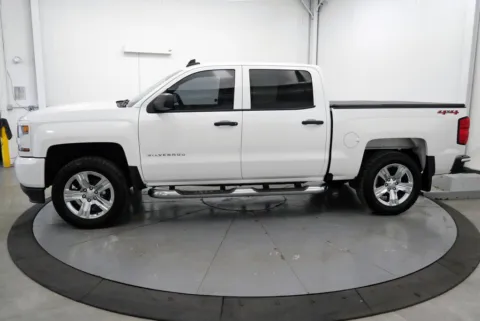 More photos of 2018 Chevrolet Silverado 1500 Custom at Chillicothe Truck, OH