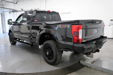 More photos of 2019 Ford F-250SD Lariat at Chillicothe Truck, OH