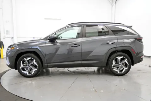 More photos of 2022 Hyundai Tucson SEL at Chillicothe Truck, OH