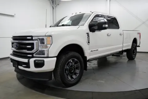 More photos of 2022 Ford F-350SD Platinum at Chillicothe Truck, OH
