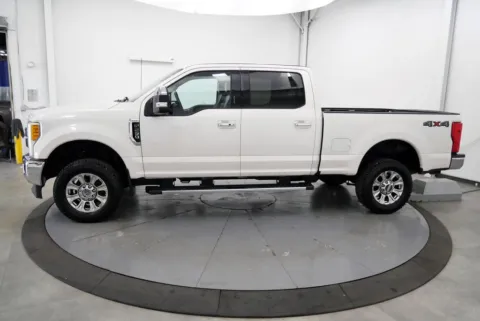 More photos of 2017 Ford F-250SD Lariat at Chillicothe Truck, OH