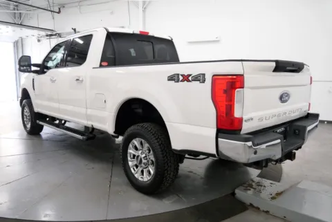 More photos of 2017 Ford F-250SD Lariat at Chillicothe Truck, OH