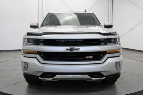 Another view of 2017 Chevrolet Silverado 1500 LT for sale in Chillicothe, OH at Chillicothe Truck