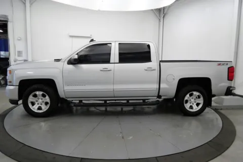 More photos of 2017 Chevrolet Silverado 1500 LT at Chillicothe Truck, OH
