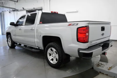 More photos of 2017 Chevrolet Silverado 1500 LT at Chillicothe Truck, OH