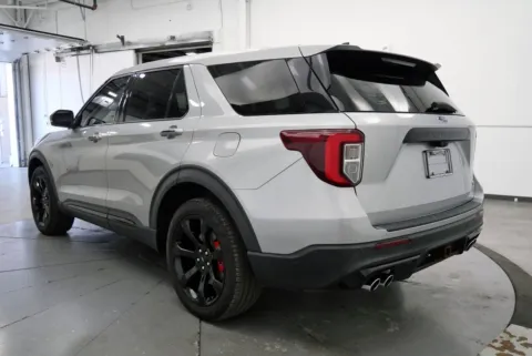 More photos of 2021 Ford Explorer ST at Chillicothe Truck, OH