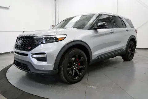 More photos of 2021 Ford Explorer ST at Chillicothe Truck, OH