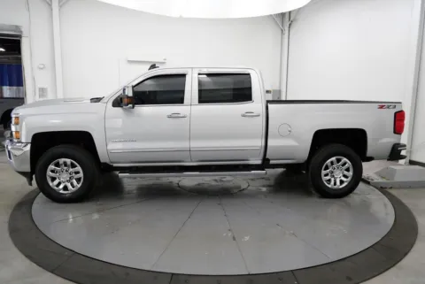 More photos of 2019 Chevrolet Silverado 3500 HD LTZ at Chillicothe Truck, OH