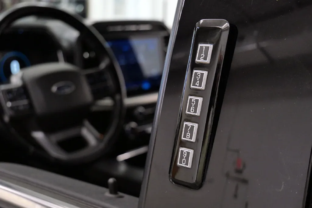 2021 Ford F-150 Lariat - Photo 16