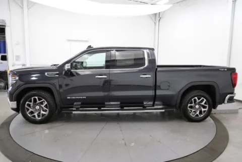 More photos of 2023 GMC Sierra 1500 SLT at Chillicothe Truck, OH