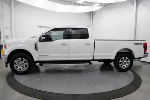 More photos of 2022 Ford F-350SD Lariat at Chillicothe Truck, OH