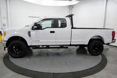 More photos of 2017 Ford F-350SD XL at Chillicothe Truck, OH