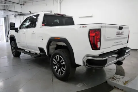 More photos of 2022 GMC Sierra 2500 HD SLE at Chillicothe Truck, OH