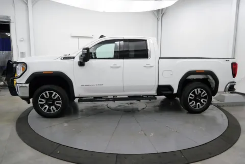 More photos of 2022 GMC Sierra 2500 HD SLE at Chillicothe Truck, OH