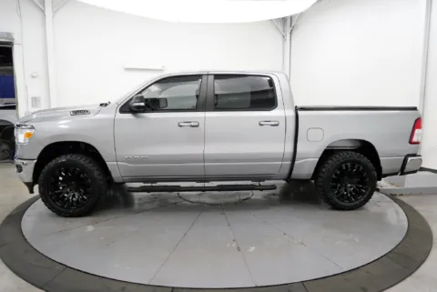 More photos of 2019 Ram 1500 Big Horn/Lone Star at Chillicothe Truck, OH