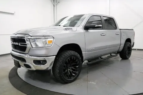 More photos of 2019 Ram 1500 Big Horn/Lone Star at Chillicothe Truck, OH