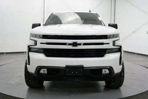 Another view of 2019 Chevrolet Silverado 1500 RST for sale in Chillicothe, OH at Chillicothe Truck
