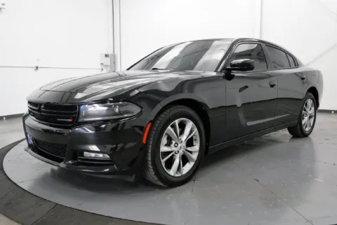 More photos of 2022 Dodge Charger SXT at Chillicothe Truck, OH