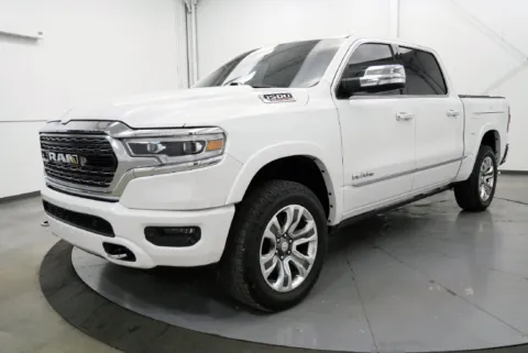 More photos of 2020 Ram 1500 Limited at Chillicothe Truck, OH