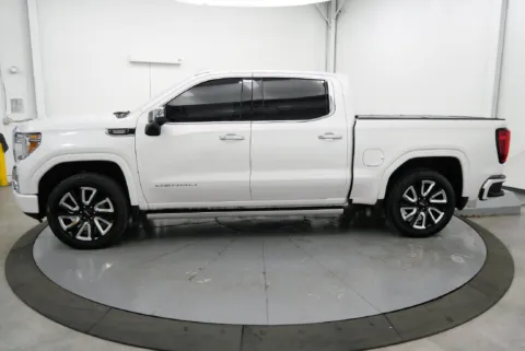 More photos of 2021 GMC Sierra 1500 Denali at Chillicothe Truck, OH