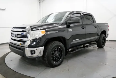 More photos of 2017 Toyota Tundra SR5 at Chillicothe Truck, OH