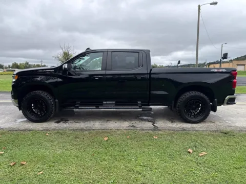 More photos of 2024 Chevrolet Silverado 1500 LT at Chillicothe Truck, OH