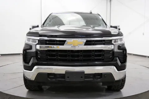 Another view of 2024 Chevrolet Silverado 1500 LT for sale in Chillicothe, OH at Chillicothe Truck