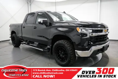 Black 2024 Chevrolet Silverado 1500 LT for sale in Chillicothe, OH