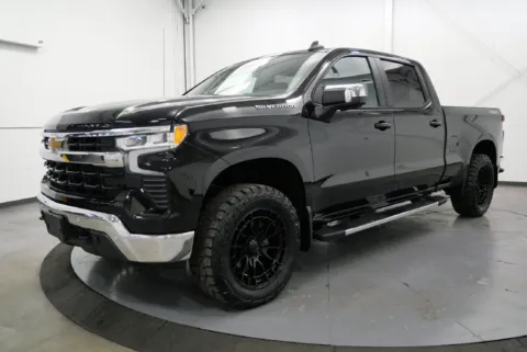 More photos of 2024 Chevrolet Silverado 1500 LT at Chillicothe Truck, OH