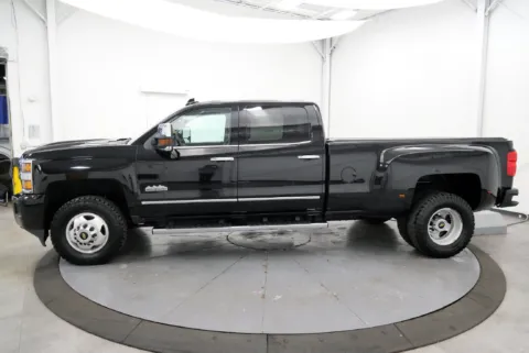 More photos of 2019 Chevrolet Silverado 3500 HD High Country at Chillicothe Truck, OH