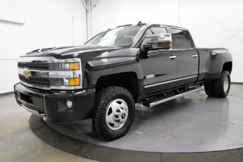 More photos of 2019 Chevrolet Silverado 3500 HD High Country at Chillicothe Truck, OH