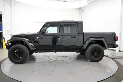 More photos of 2021 Jeep Gladiator Sport at Chillicothe Truck, OH