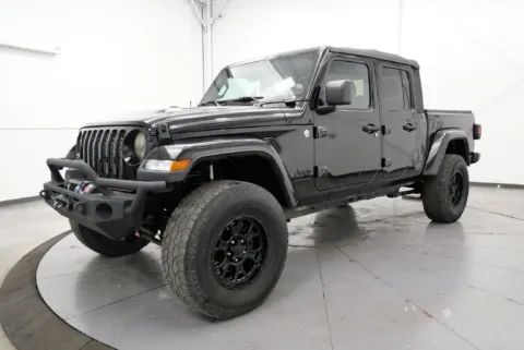 More photos of 2021 Jeep Gladiator Sport at Chillicothe Truck, OH