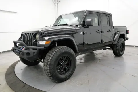 More photos of 2021 Jeep Gladiator Sport at Chillicothe Truck, OH