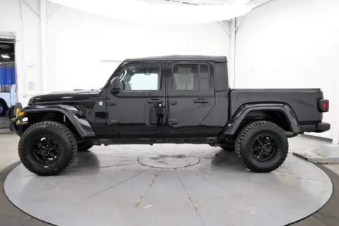 More photos of 2021 Jeep Gladiator Sport at Chillicothe Truck, OH