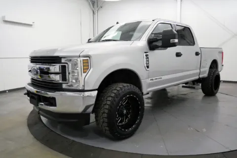 More photos of 2019 Ford F-250SD XLT at Chillicothe Truck, OH
