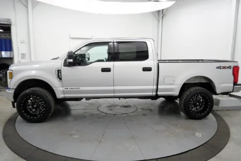 More photos of 2019 Ford F-250SD XLT at Chillicothe Truck, OH