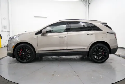More photos of 2022 Cadillac XT5 Sport at Chillicothe Truck, OH