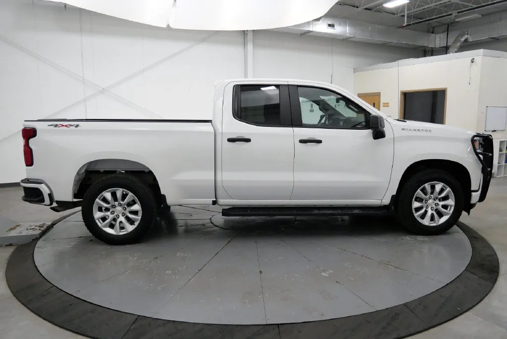 2022 Chevrolet Silverado 1500 Limited Custom - Photo 9