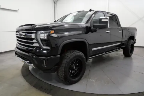 More photos of 2024 Chevrolet Silverado 3500 HD High Country at Chillicothe Truck, OH