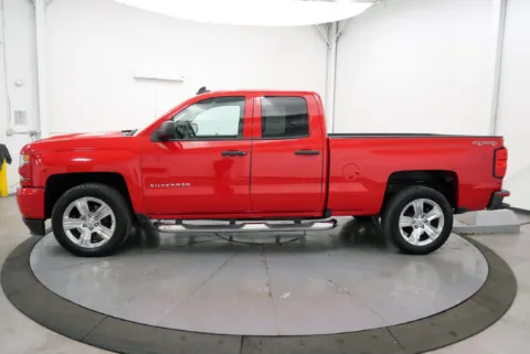 More photos of 2016 Chevrolet Silverado 1500 Custom at Chillicothe Truck, OH