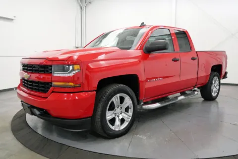 More photos of 2016 Chevrolet Silverado 1500 Custom at Chillicothe Truck, OH