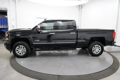More photos of 2017 Chevrolet Silverado 3500 HD LTZ at Chillicothe Truck, OH