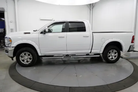 More photos of 2019 Ram 3500 Laramie at Chillicothe Truck, OH