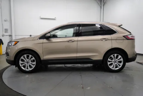 More photos of 2020 Ford Edge Titanium at Chillicothe Truck, OH