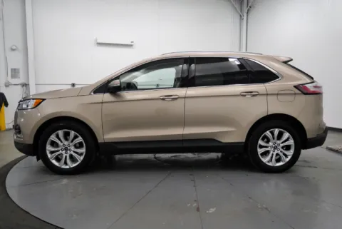 More photos of 2020 Ford Edge Titanium at Chillicothe Truck, OH