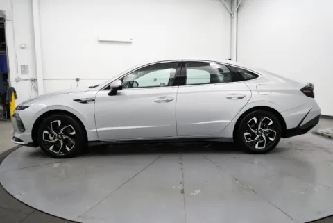 More photos of 2025 Hyundai Sonata SEL at Chillicothe Truck, OH