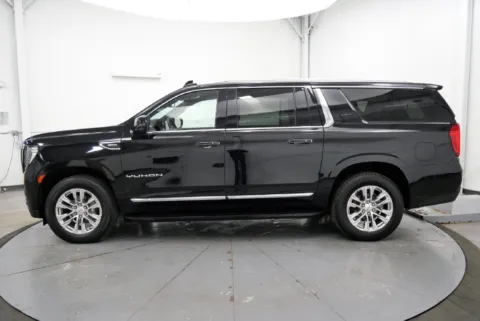 More photos of 2023 GMC Yukon XL SLT at Chillicothe Truck, OH